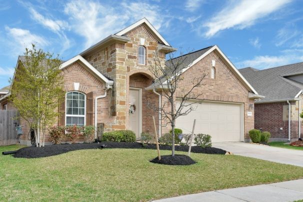 https://PinyoB.NewConstructionHomesForYou.com